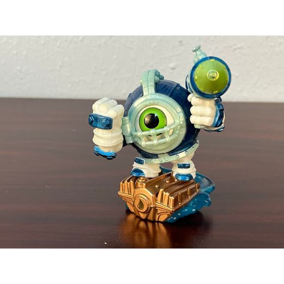 Activision Skylanders 2015 Lot of 4 Dive Clops Dark Spitfire Eon Elite Eruptor - Picture 2 of 10